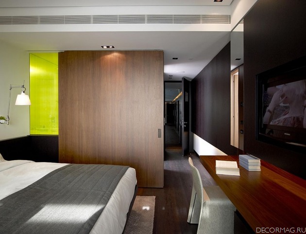  The Met Hotel